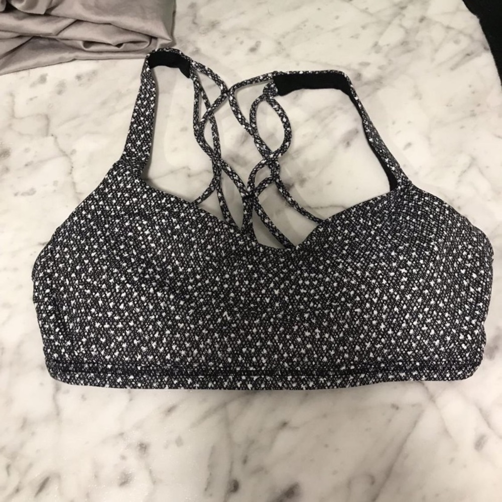 lululemon sports bra